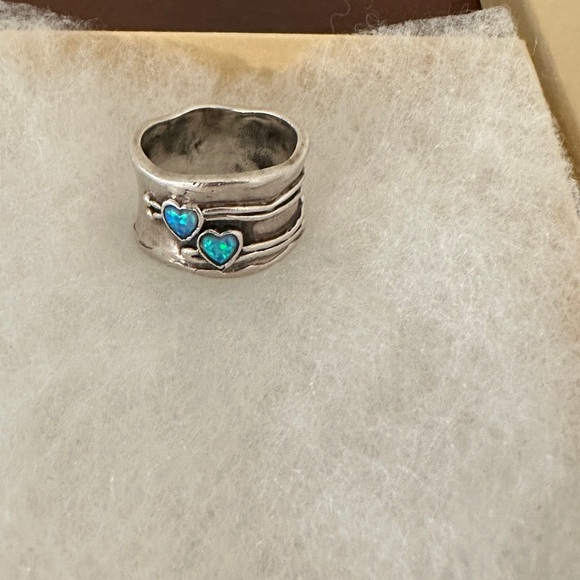 Sterling silver 925 opal heart wide ring size 7. - Picture 3 of 3